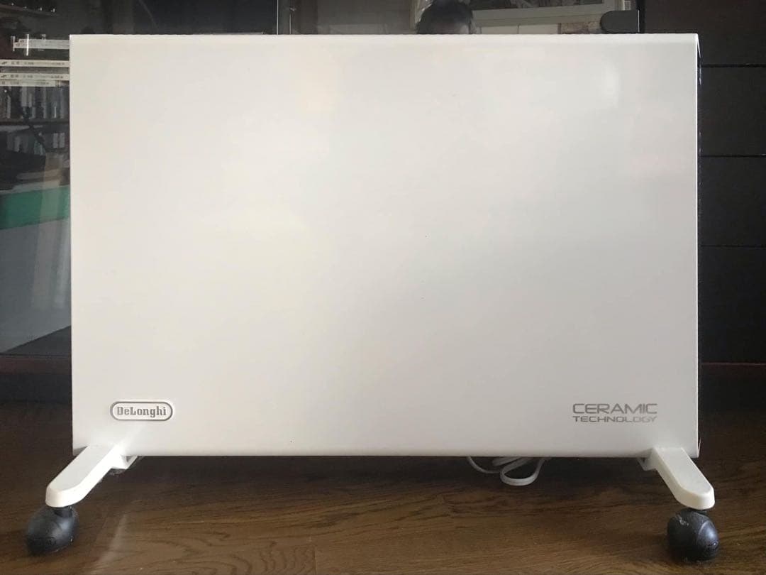 デロンギ/ コンペクターヒーター HXJ60L 12-WH 美品