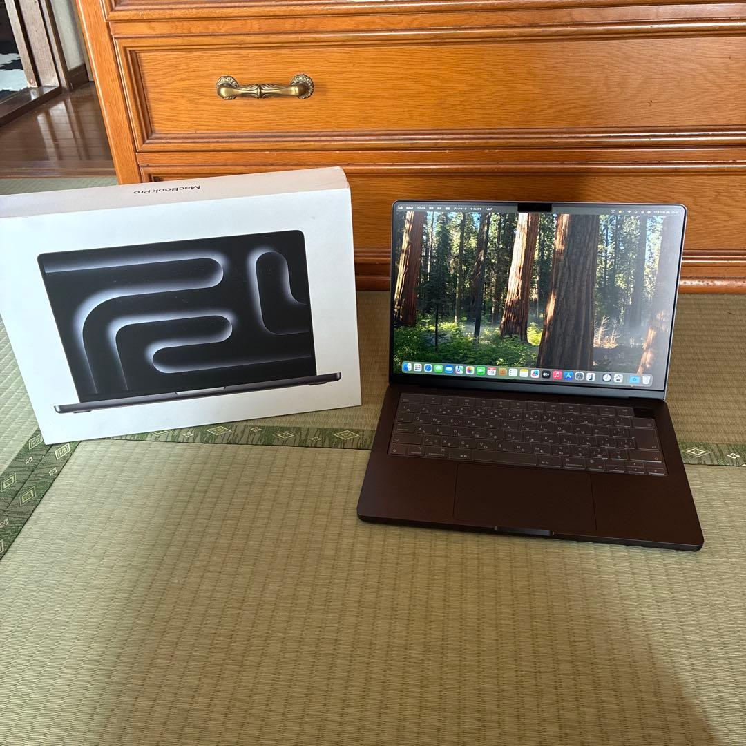 MacBook Pro 14インチ　M4 16GBメモリ　512GB A3112