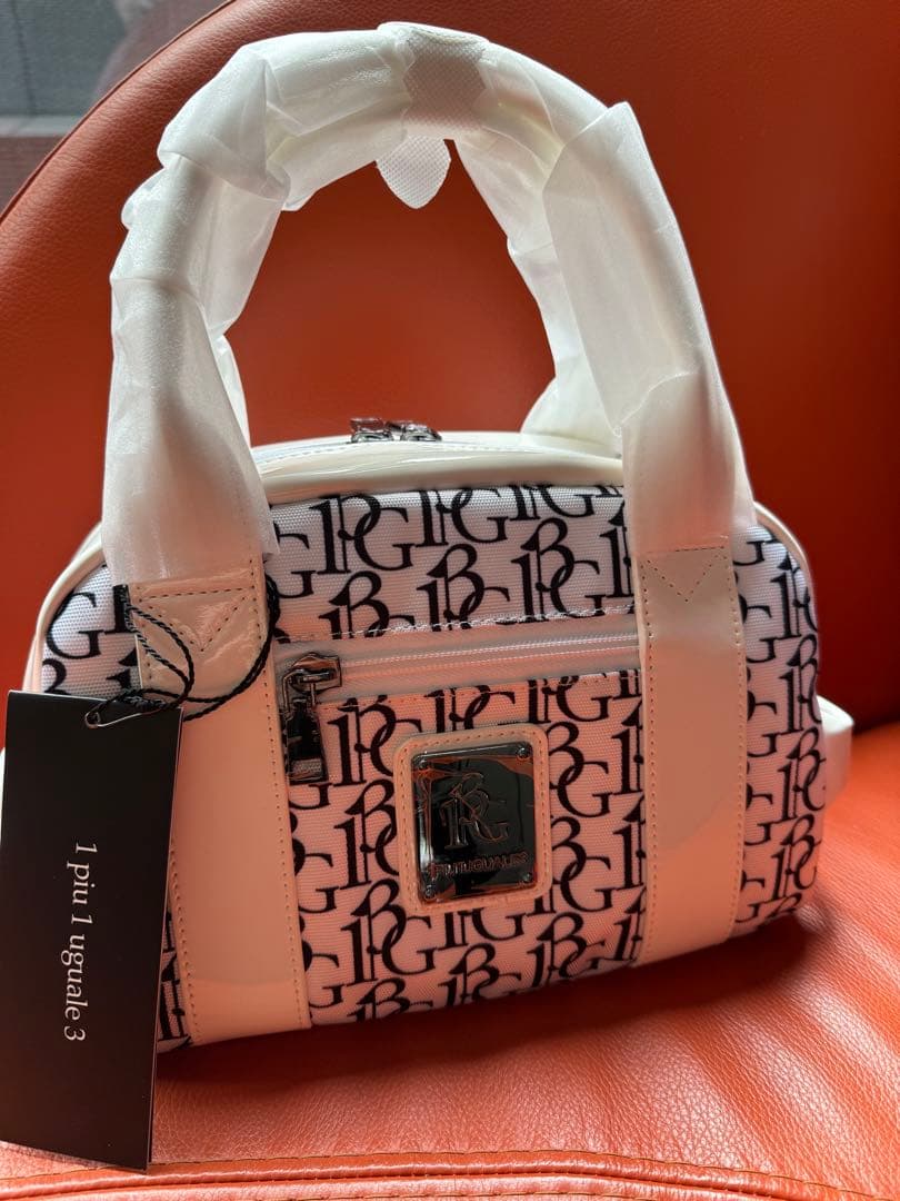 1PIU1UGUALE3 ウノピゥウノウグァーレトレ ハンドバック新品未使用