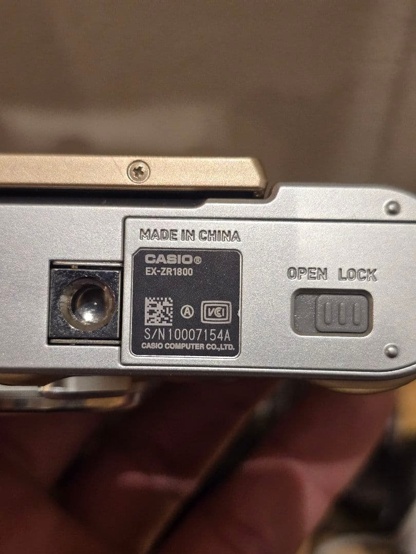 デジタルカメラ CASIO HIGH SPEED EXILIM EX-ZR1800