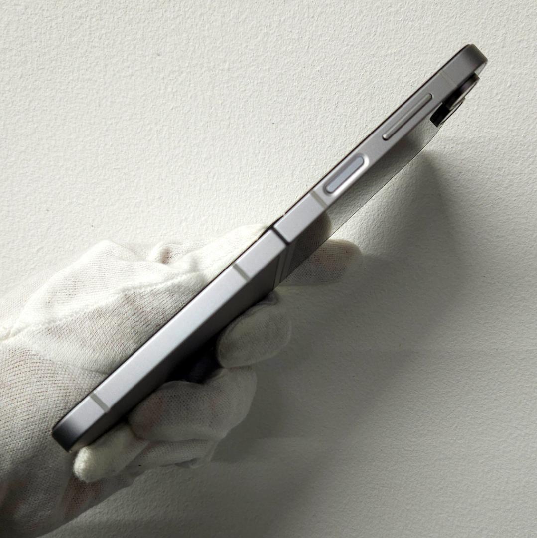 Galaxy Z FLIP6 256GB シルバー SIMフリー