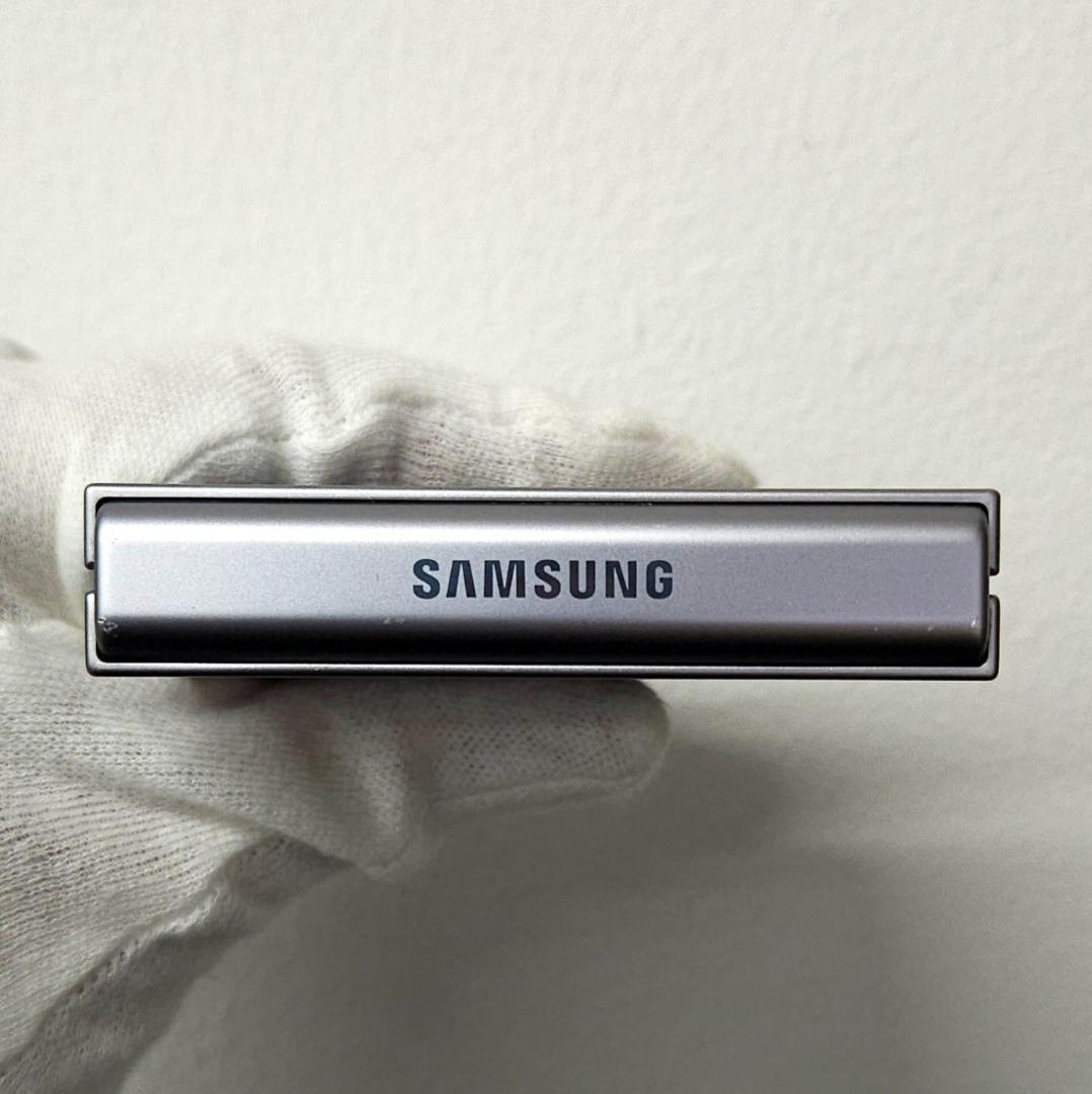 Galaxy Z FLIP6 256GB シルバー SIMフリー