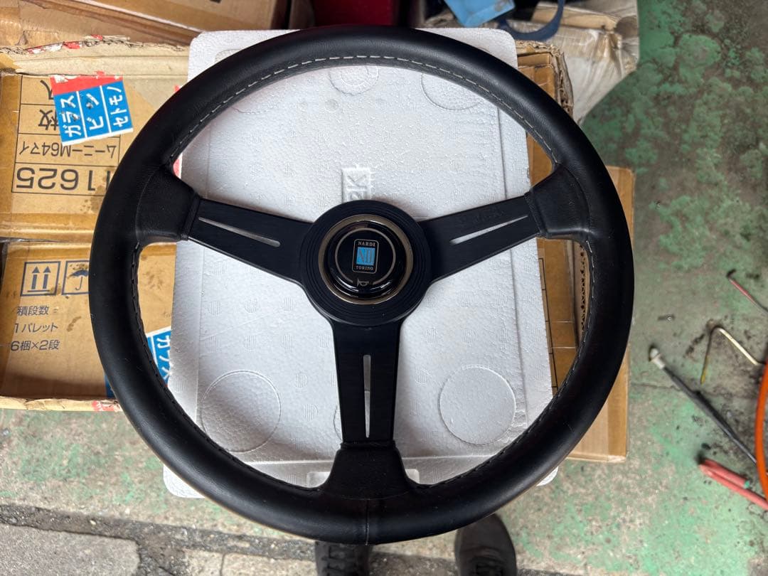 正規品　NARDI〔ナルディ〕クラッシック　340Φ レザー