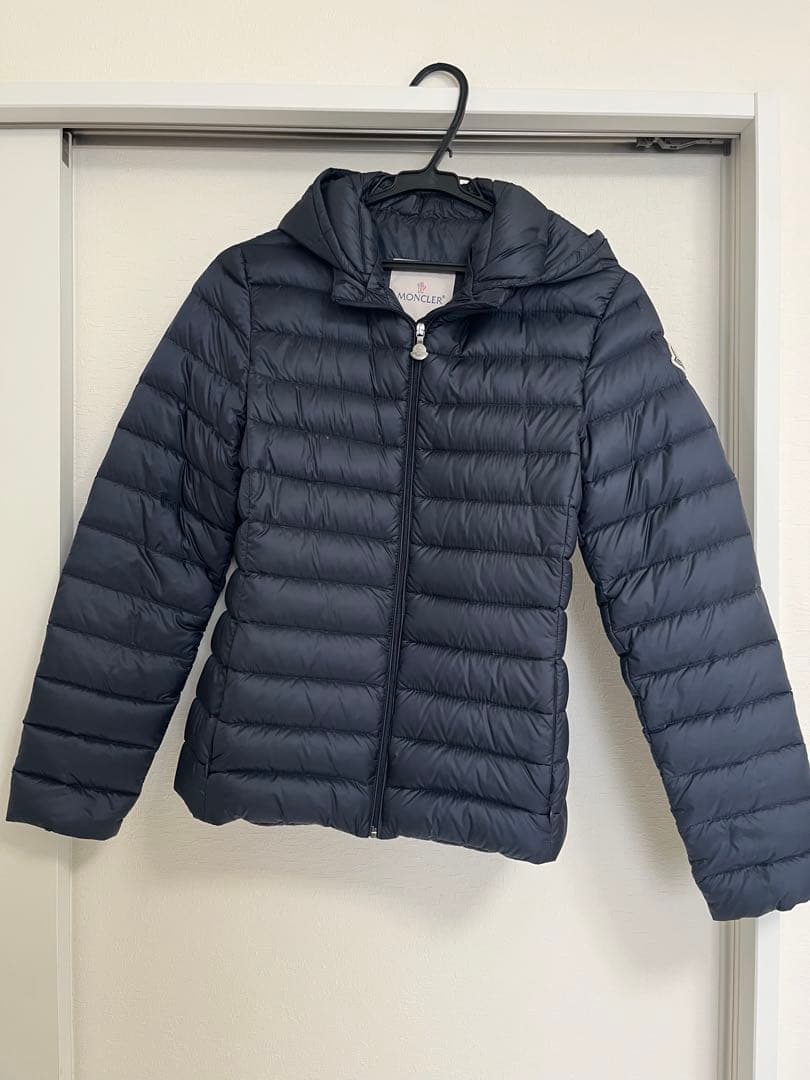 clean　MONCLER ネイビー ダウンジャケット フード付き
