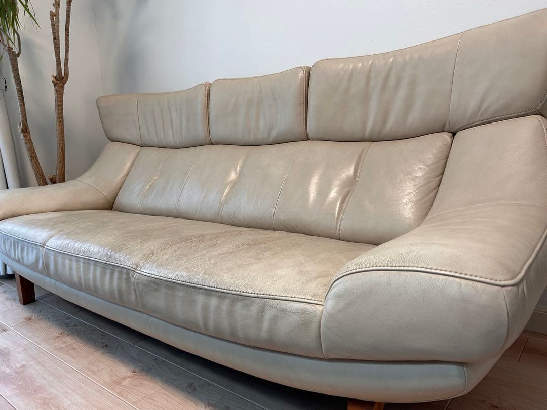 カリモク 3人掛けソファ ライトベージュ