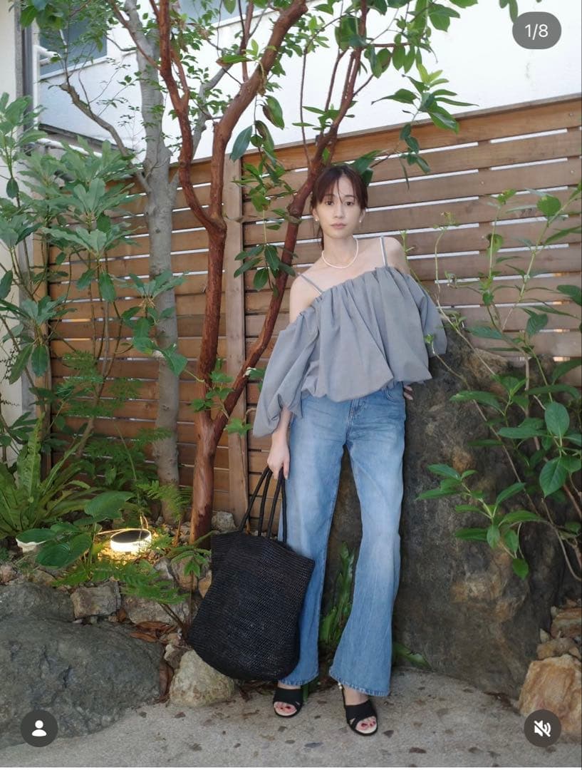 Anuansオフショルダートップス