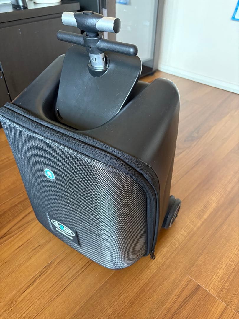 キッズキャリーカート 子どもが乗れるスーツケース　Qbox 35L