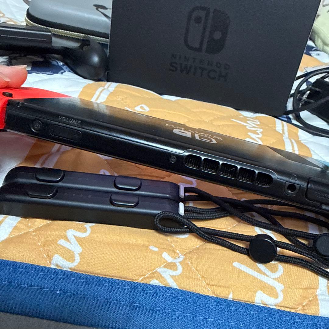 A*a様 美品！Nintendo Switch 赤青 本体