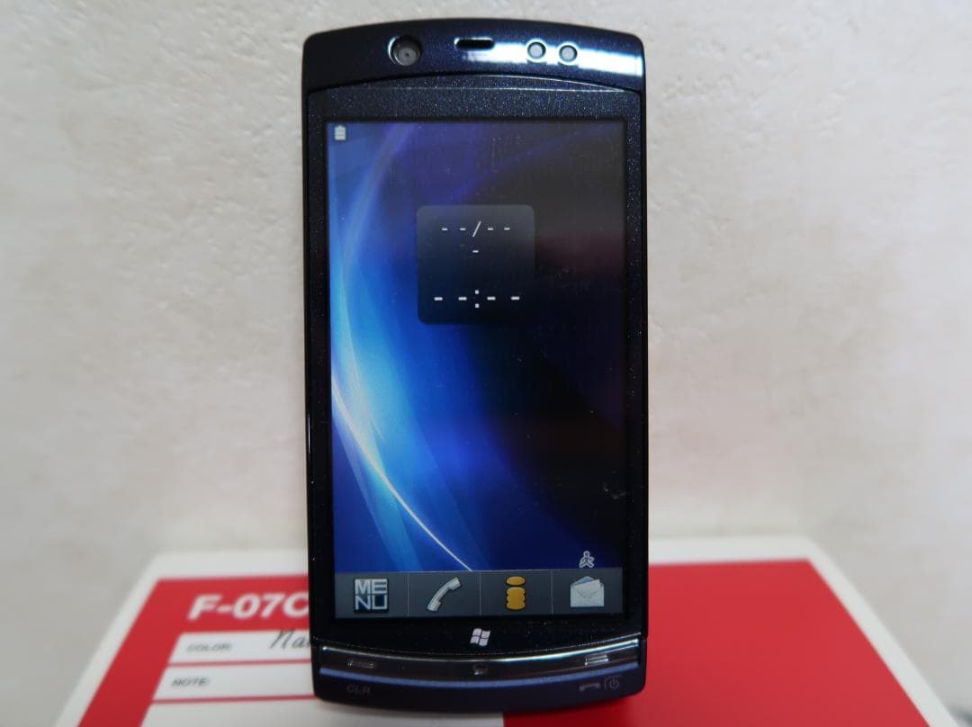 Windows7ケータイ F-07C 未使用品（クレードル他オプション付き）