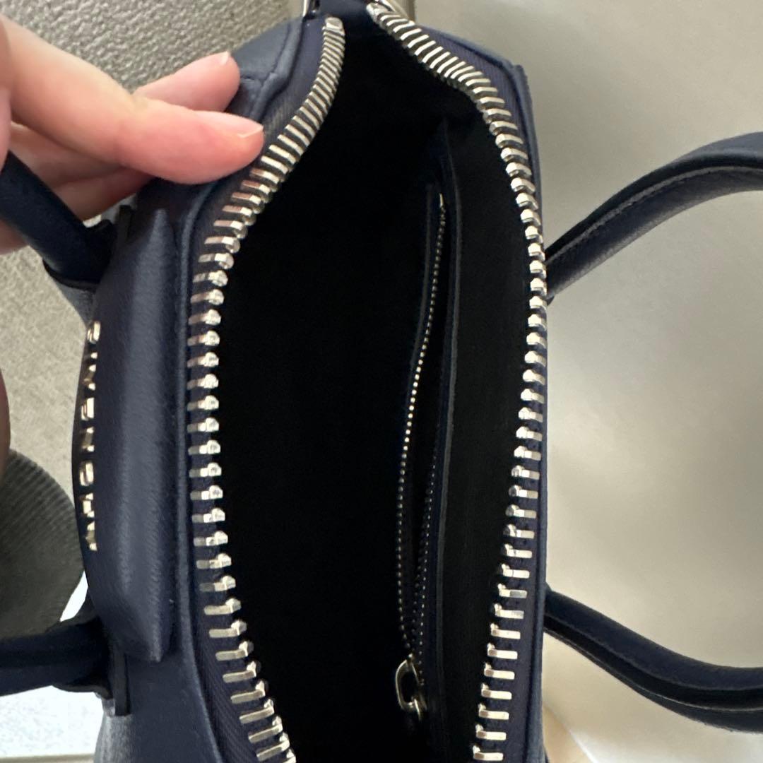 ジバンシイ　アンティゴナミニ