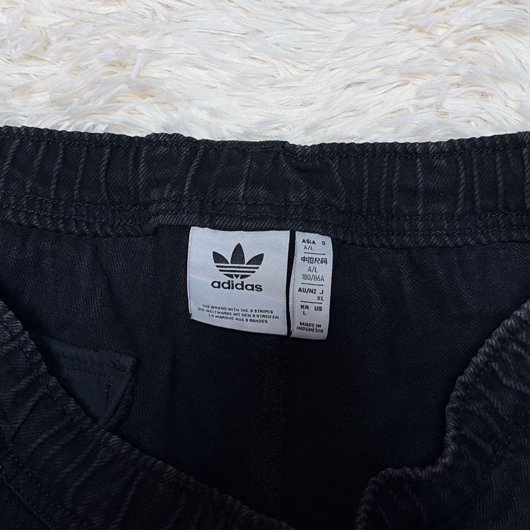 アディダスオリジナルス ロゴ刺繍 イージー ワイドデニム ブラック