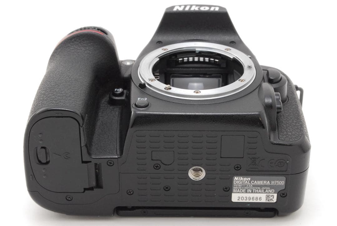 美品✨ニコン D7500 ボディ❤️ショット数13,985回！