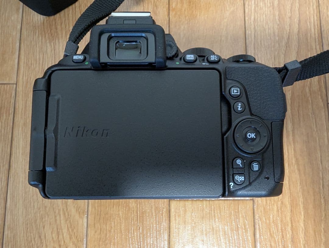 デジタル一眼レフカメラ Wi-Fi機能付き　Nikon　D5600