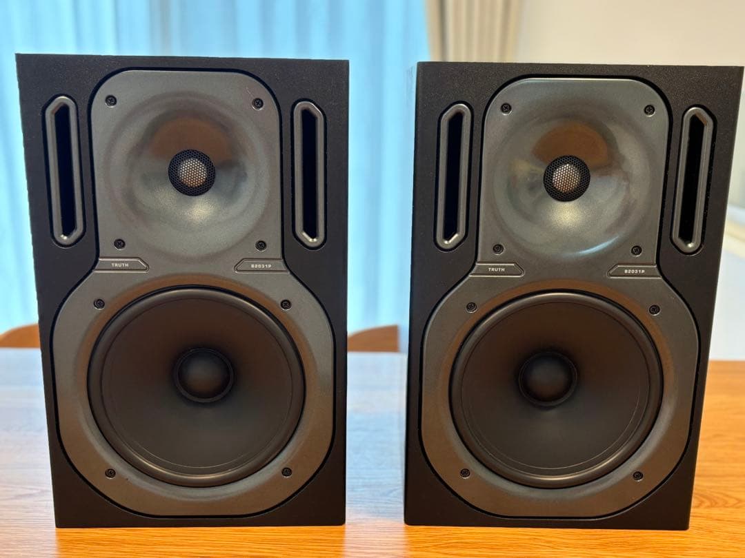 Behringer Truth B2031P スピーカー