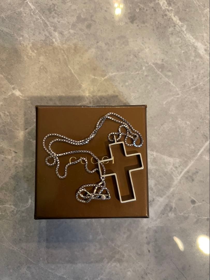 GUCCI クロスネックレス
