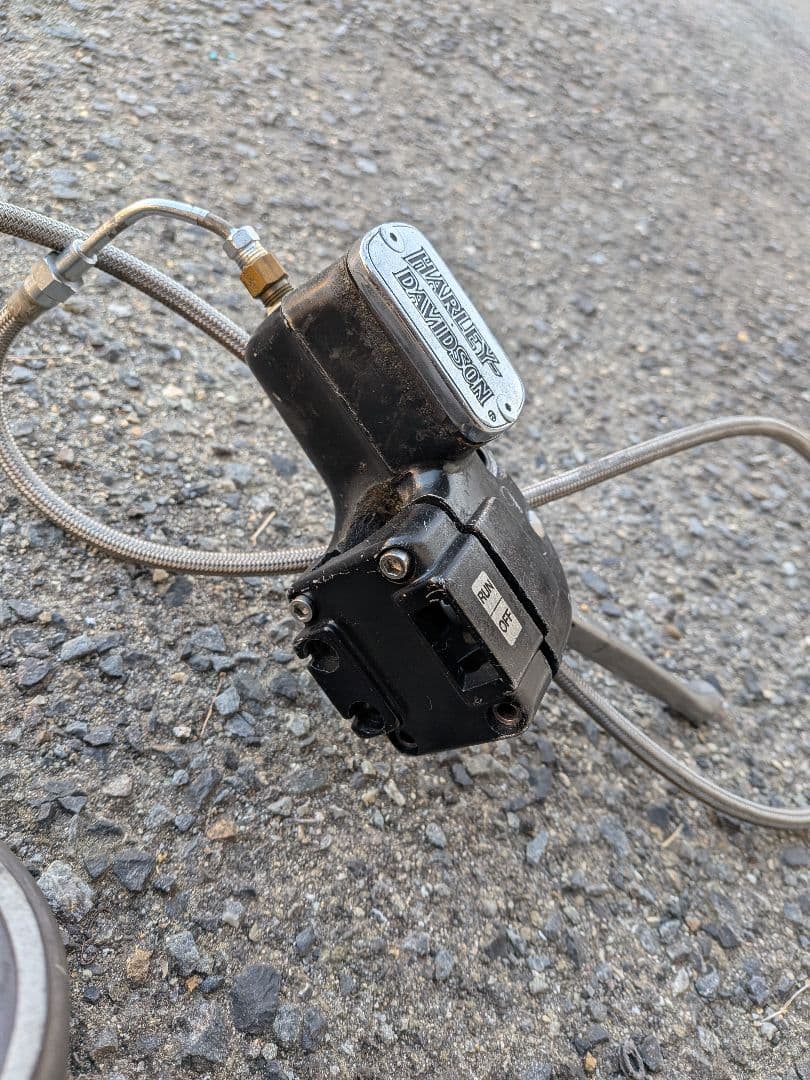 Harley Davidson ブレーキキャリパー