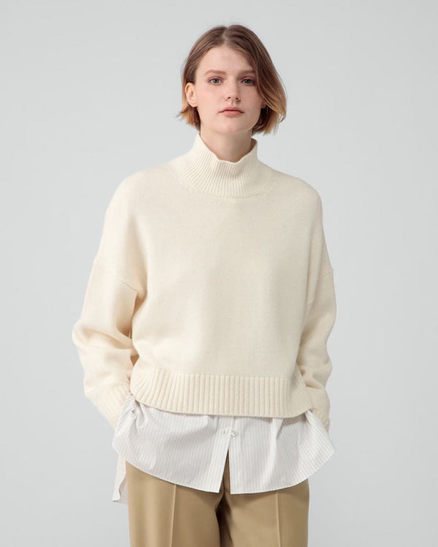 今季完売　新品タグ付⭐︎セオリーLana Cash Cropped Sweater