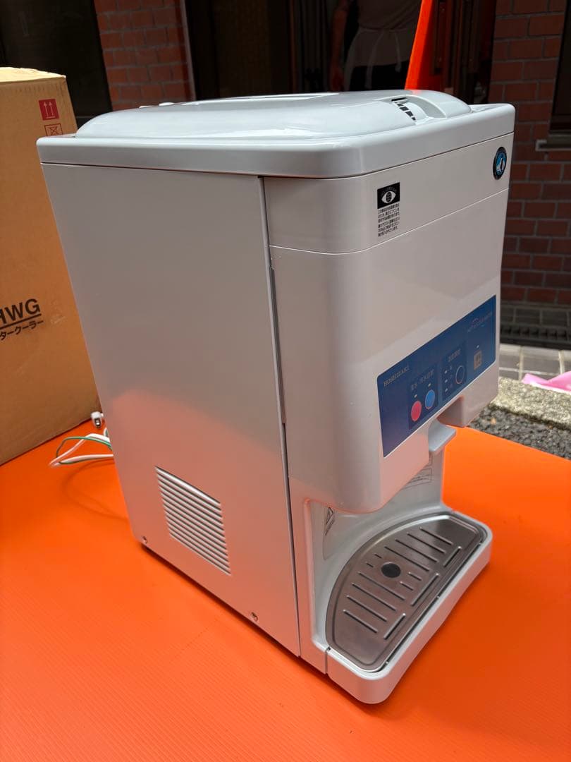 【新品購入1回のみ使用】ホシザキ　ウォータークーラー　ＡＴ−１８ＨＷＧ