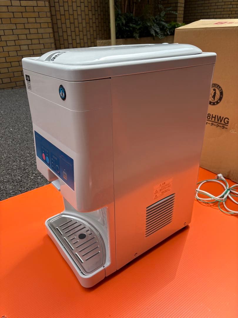 【新品購入1回のみ使用】ホシザキ　ウォータークーラー　ＡＴ−１８ＨＷＧ