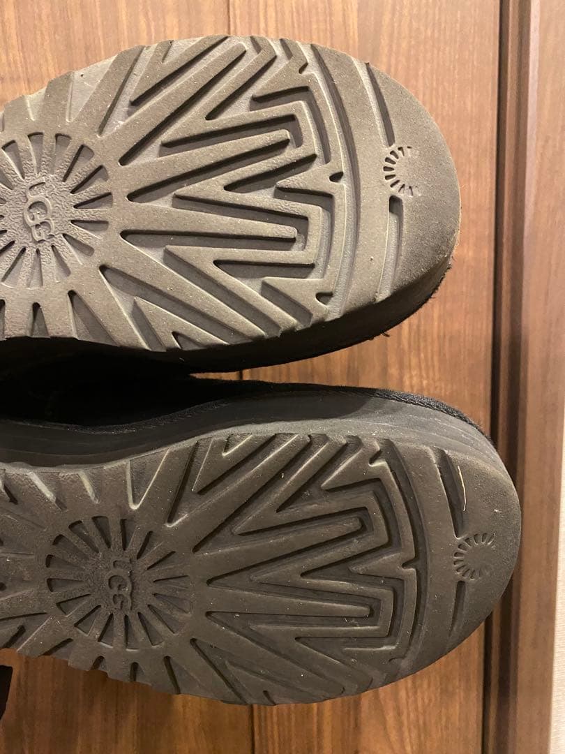 UGG CLASSIC ULTRA MINI PLATFORM ブラック　25