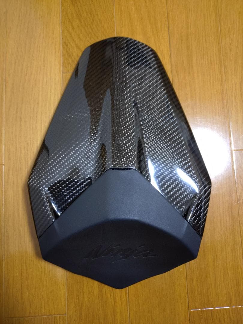 訳あり ZX-25R ドライカーボンシングルシートカバー