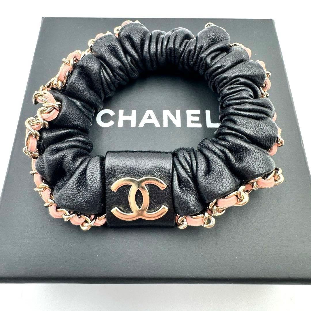 極美品✨CHANEL ラムスキン　シュシュ　ブラック　ピンク　ココマーク