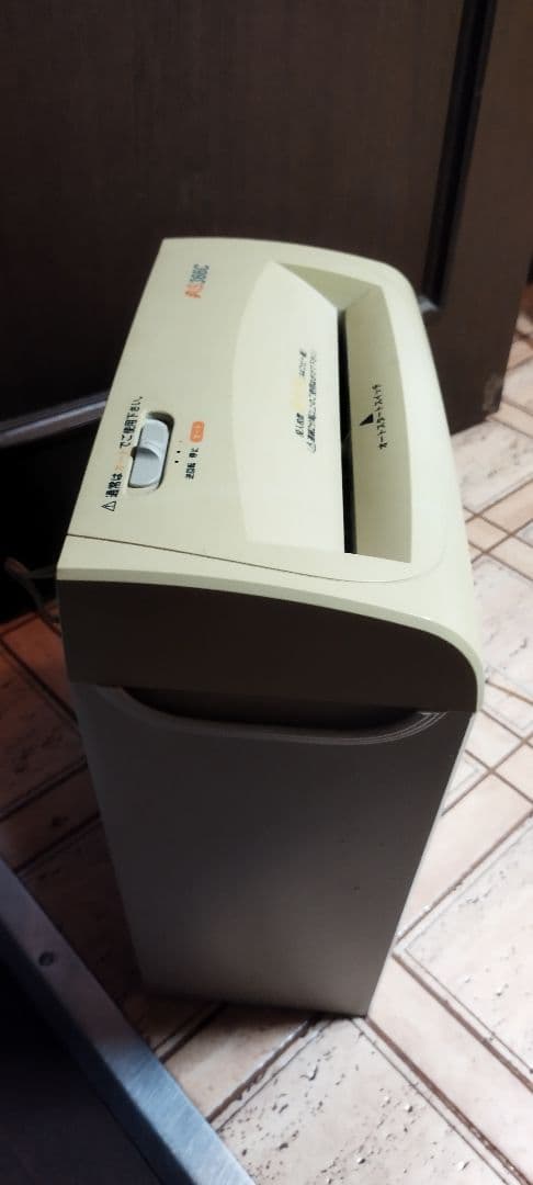 AS366C シュレッダー クリーム色 中古品