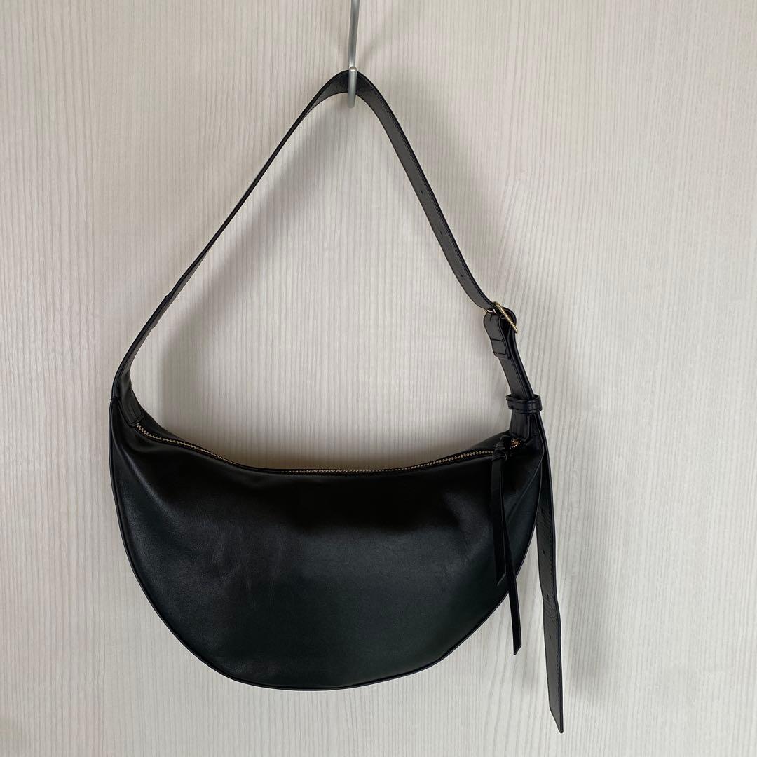 【2.718】スリーククロスボディバッグ