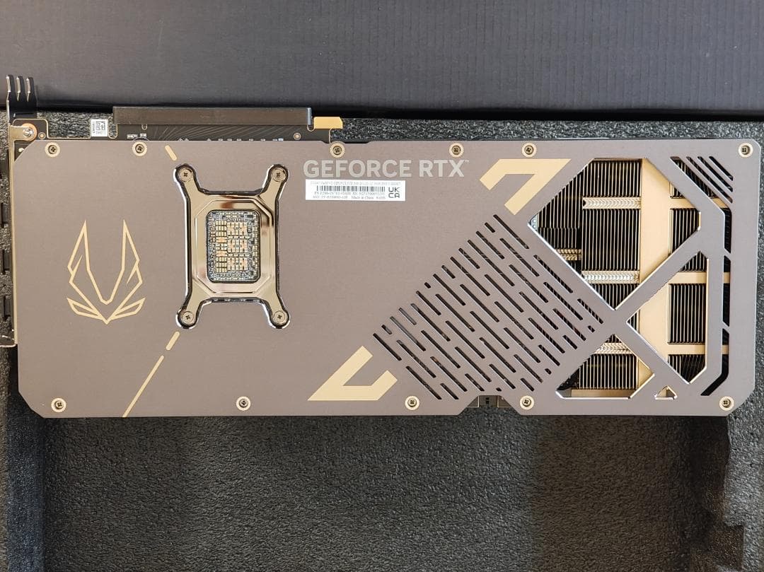 ほぼ新品 geforce RTX 5080 ZOTAC SOLID OC 16G
