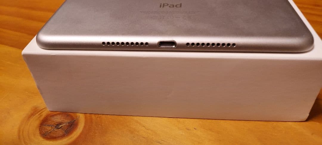 【美品】iPad mini4 128GB Wi-Fi + Cellular