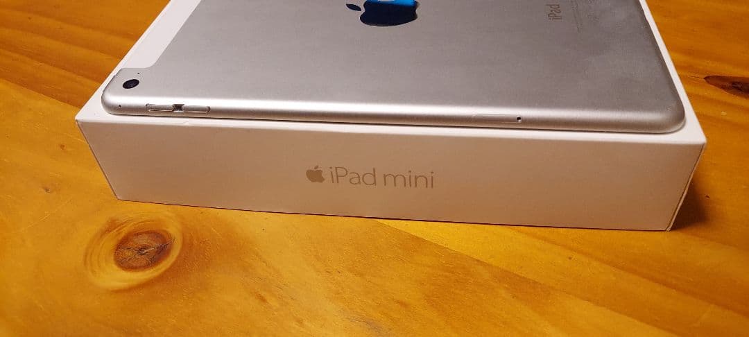 【美品】iPad mini4 128GB Wi-Fi + Cellular