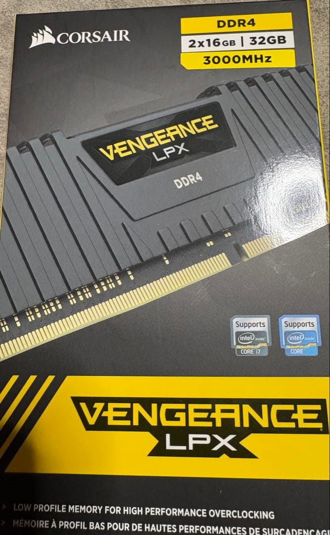 メモリー Corsair DDR4 32GB (2x16GB) 3000MHz