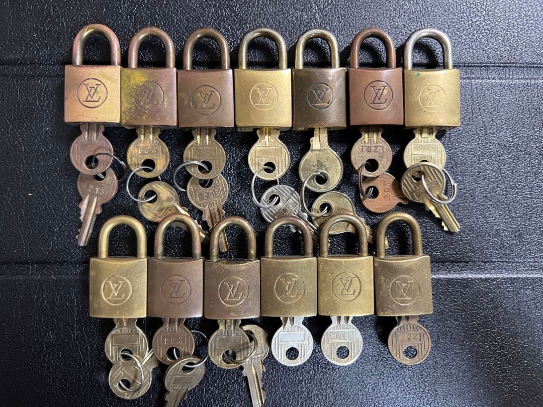 LOUIS VUITTON ルイヴィトン南京錠 カデナと鍵パドロック13点セット