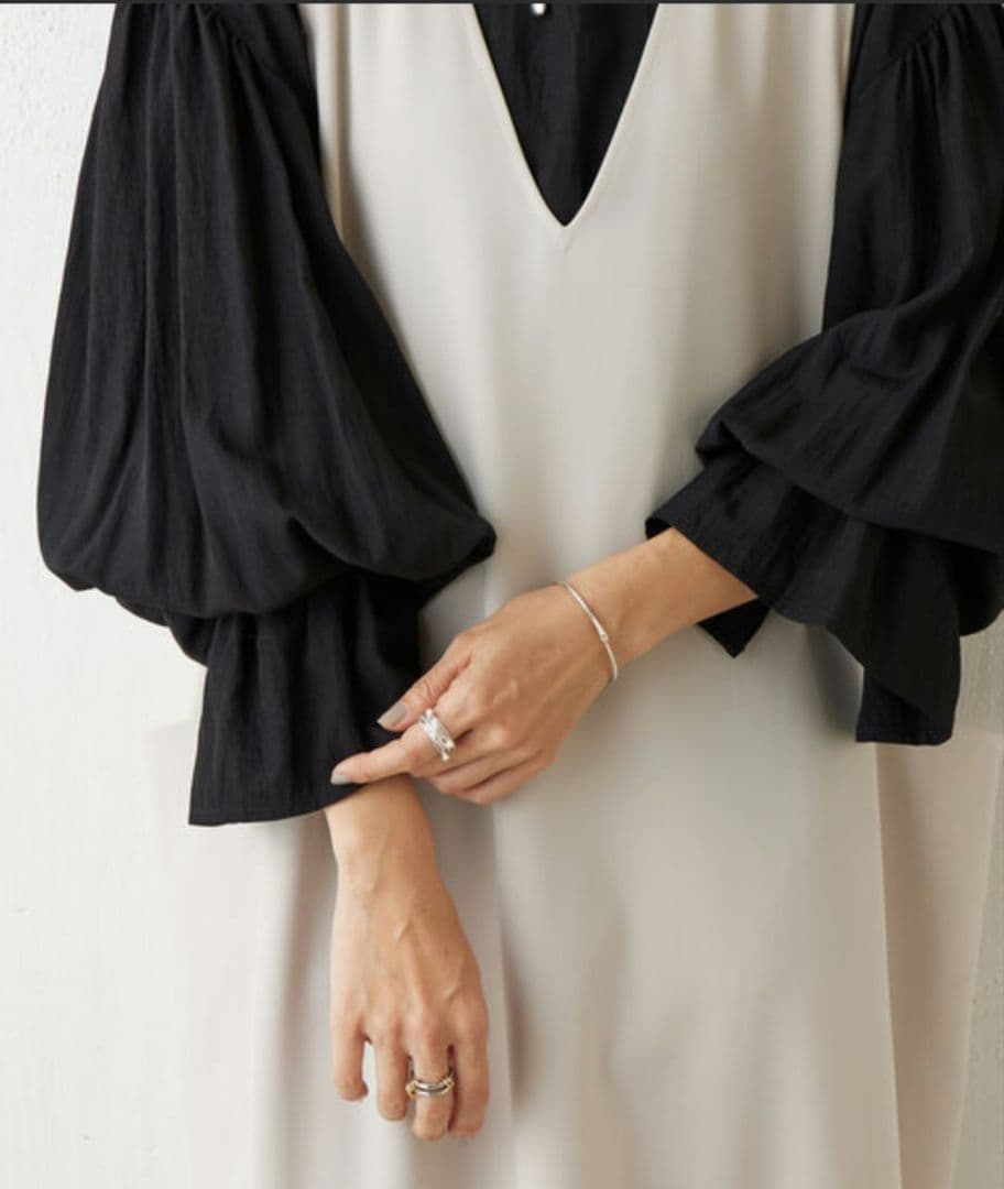 ビアズリー　ギャザーカフスシャツ　黒　新品未使用