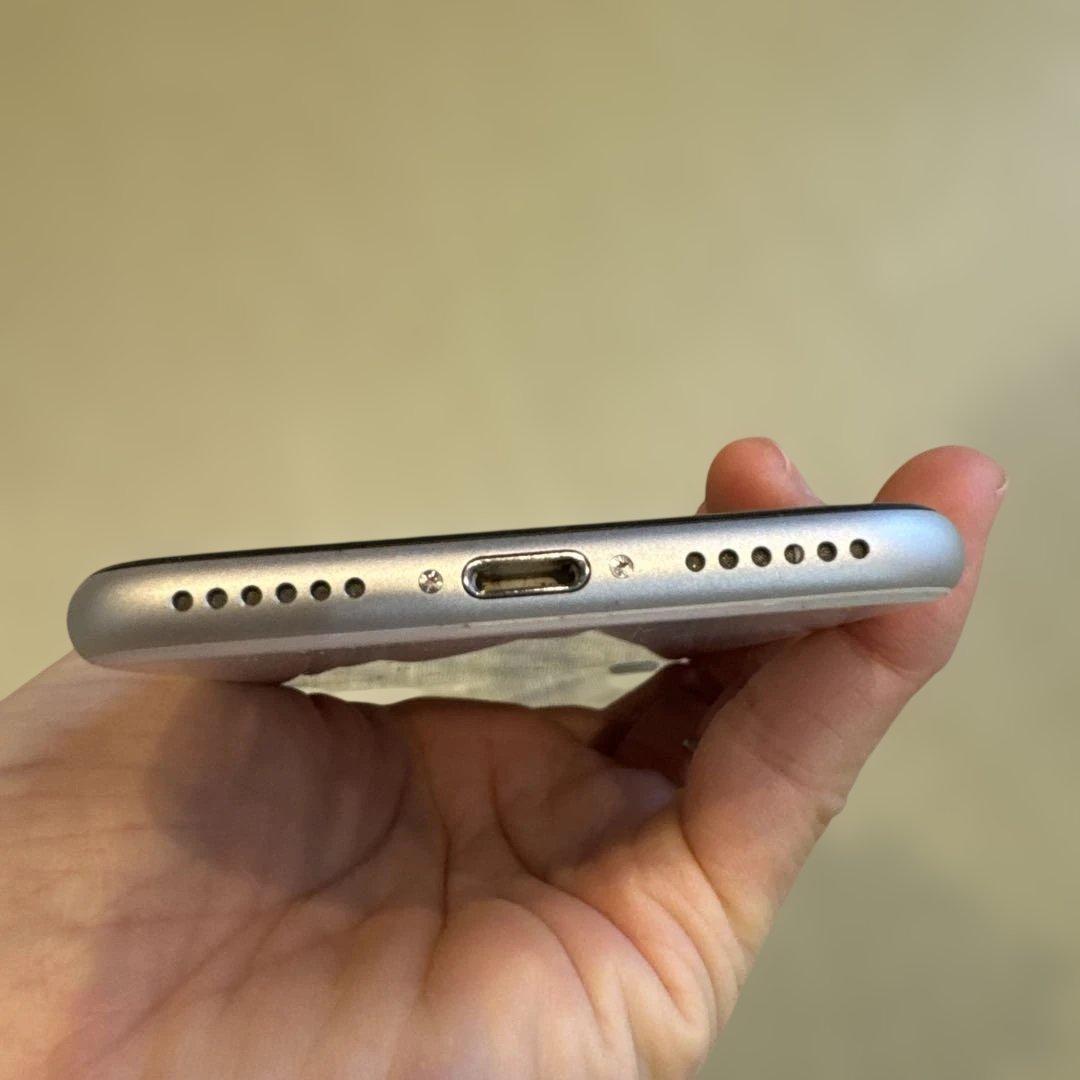 iPhone SE 第2世代 (SE2) ホワイト　128GB