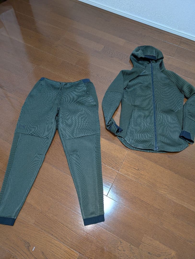 美品アンダーアーマージャージ上下