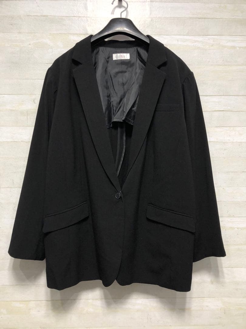 新品☆8Lストレートパンツスーツ黒無地ストレッチお仕事フォーマル〇G268