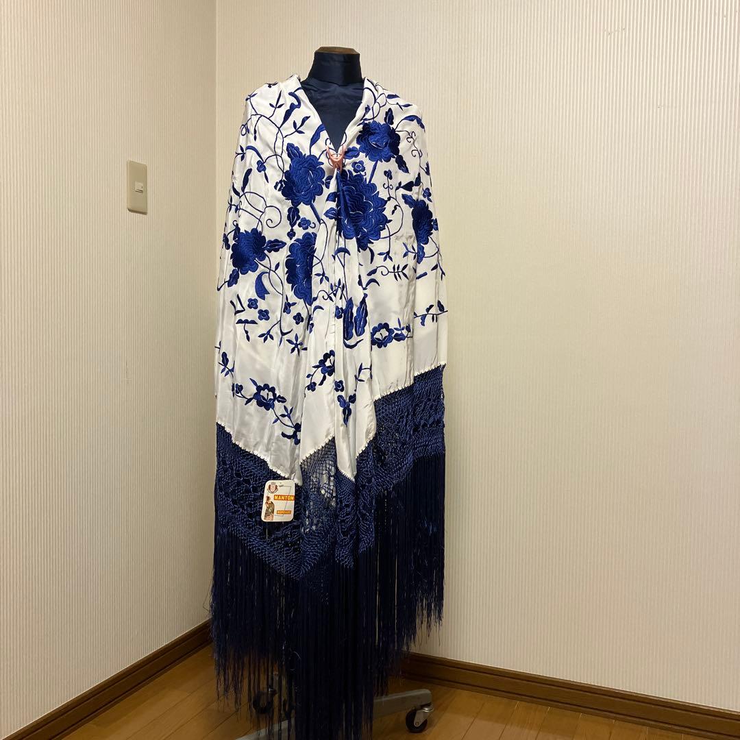 大判マントン白地に紺色の刺繍　MANTON BORDADO フリンジ付き刺繍
