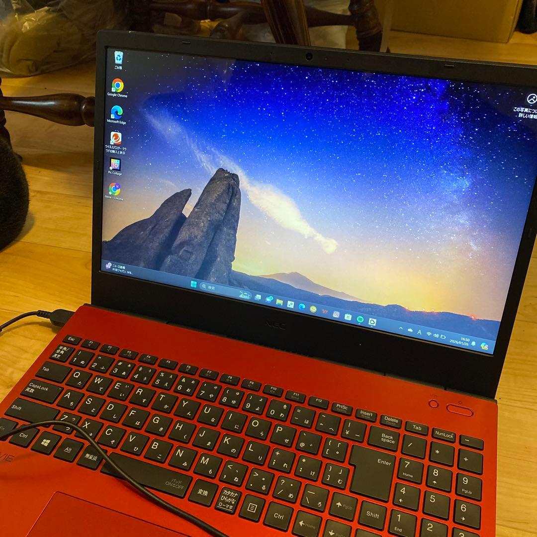 レッド ノートPC フルHDディスプレイ