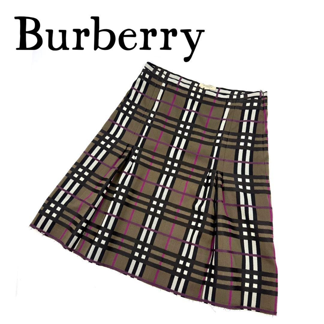 【未使用美品】Burberry チェック柄 フレアスカート