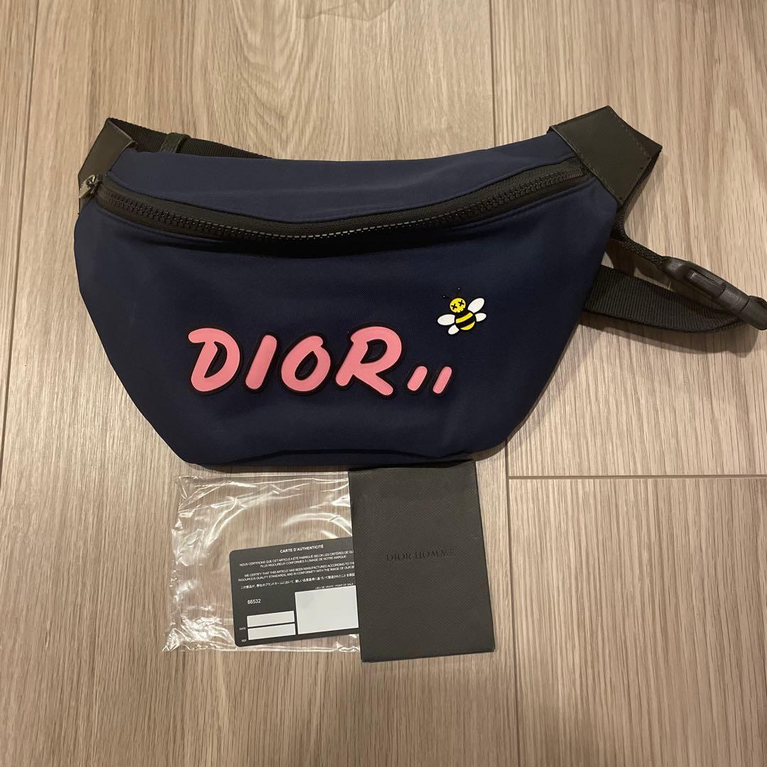 【美品】ディオール　KAWS　ウエストバッグ　ボディーバッグ　カード付