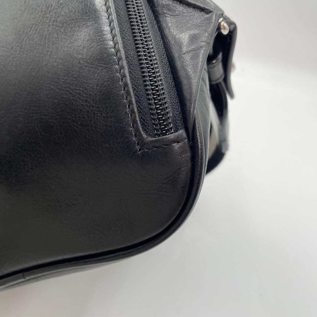 バリー ボディバッグ ロゴ レザー ブラック 斜めがけ　メンズ