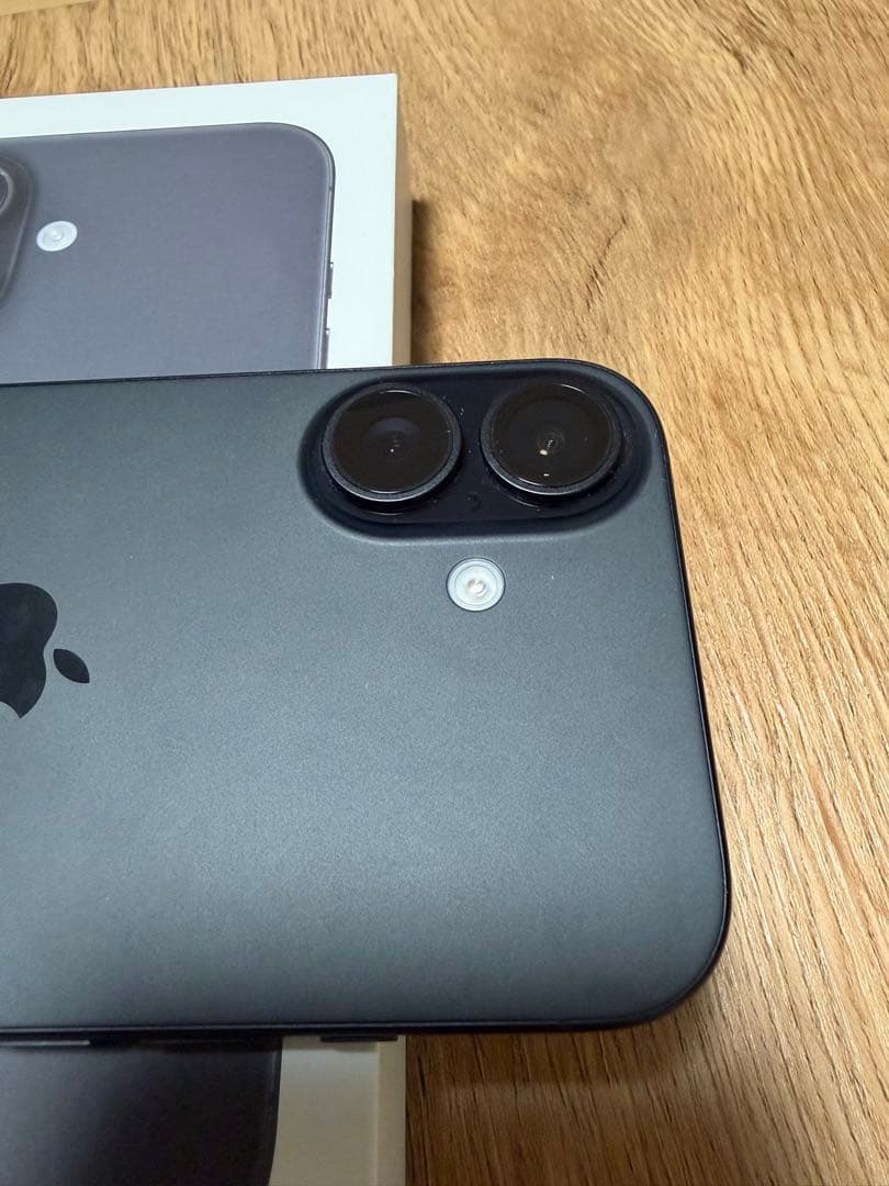 iPhone16 ブラック　128GB本体　付属品あり