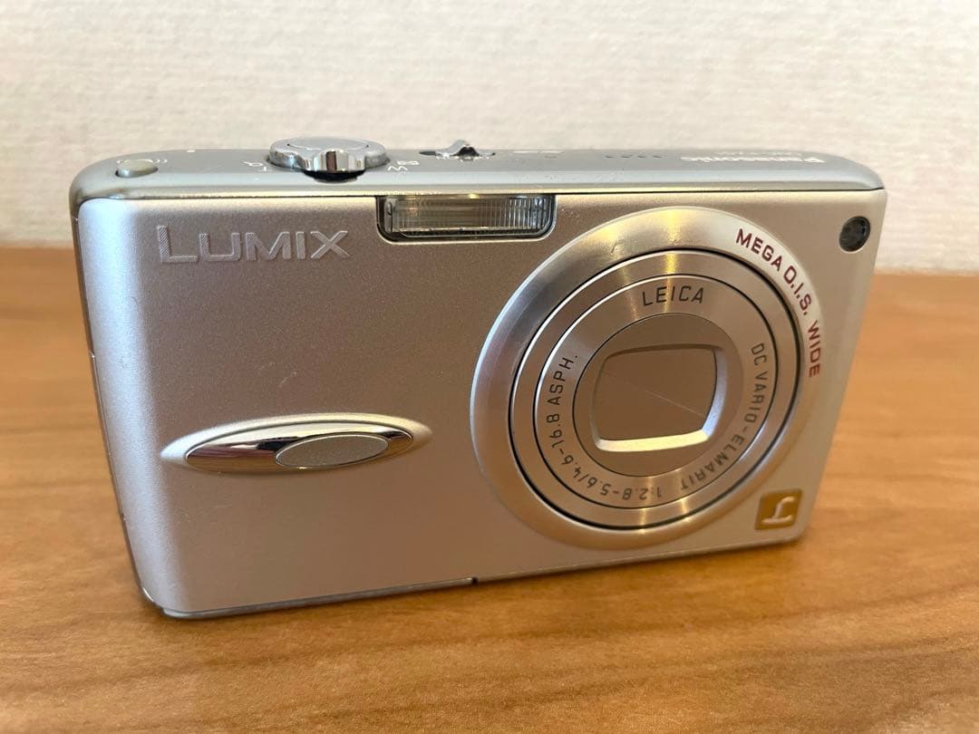 【Panasonic】LUMIX DMC-FX01 シルバー