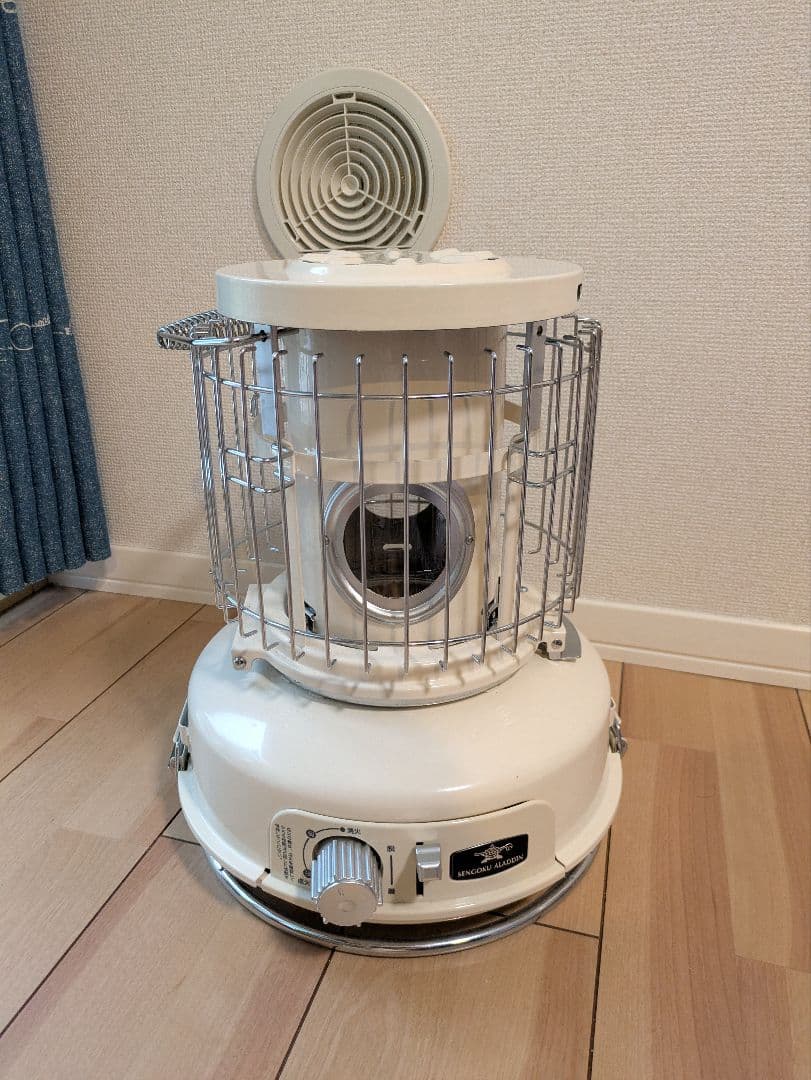 ガスストーブ　アラジン　暖房器具　ホワイト　専用袋付き