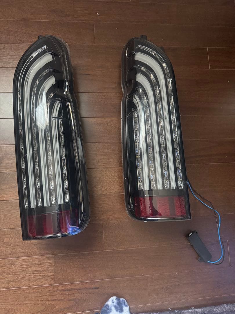 ハイエース200系テールランプ