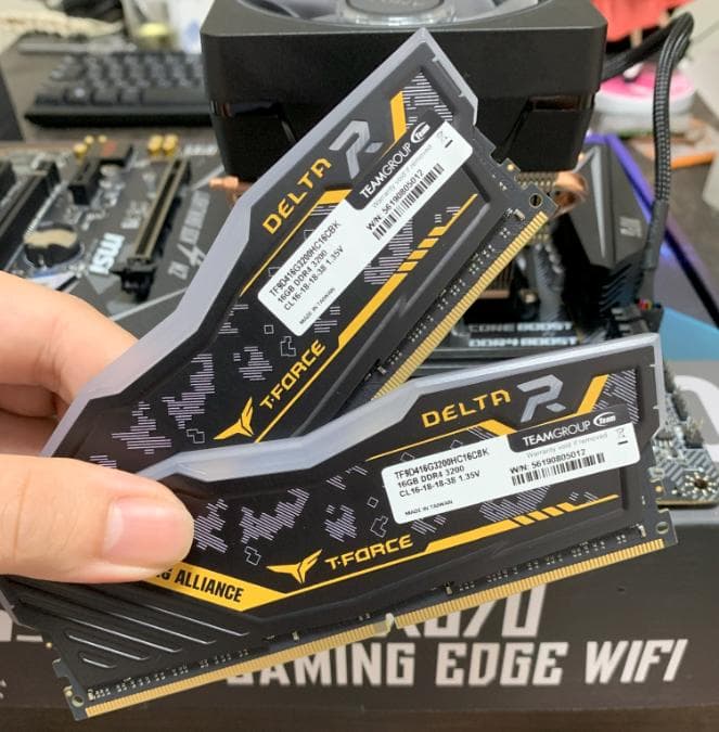 TEAMGROUP DELTA R DDR4 16GB 3200MHz 2枚組