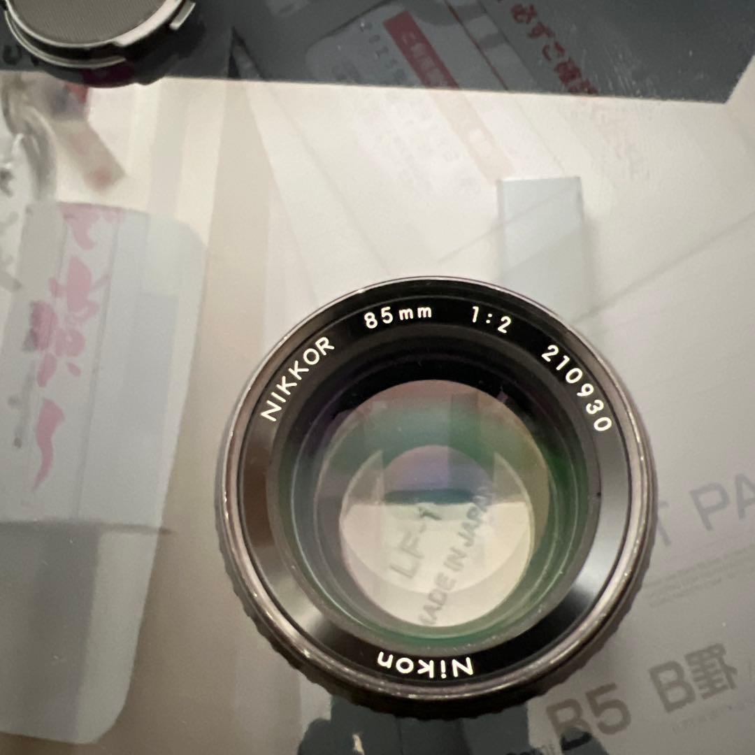 Nikonレンズ NIKKOR 85mm1:2 210930