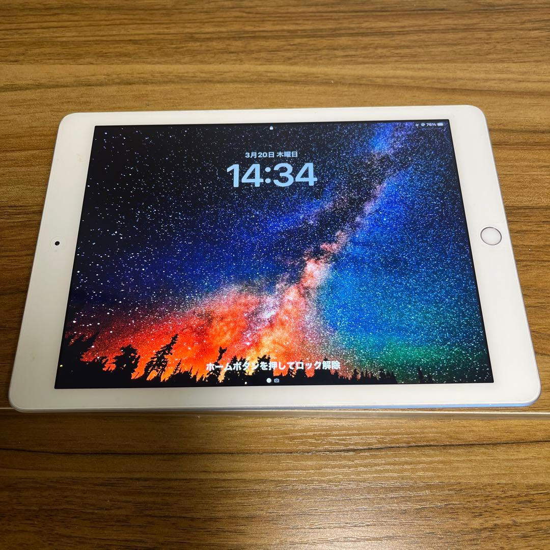 Apple iPad シルバー 本体　第五世代　32GB