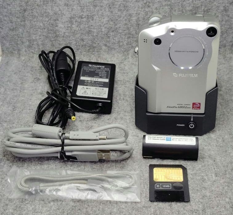 富士フイルム FinePix 6800Z 　希少モデル